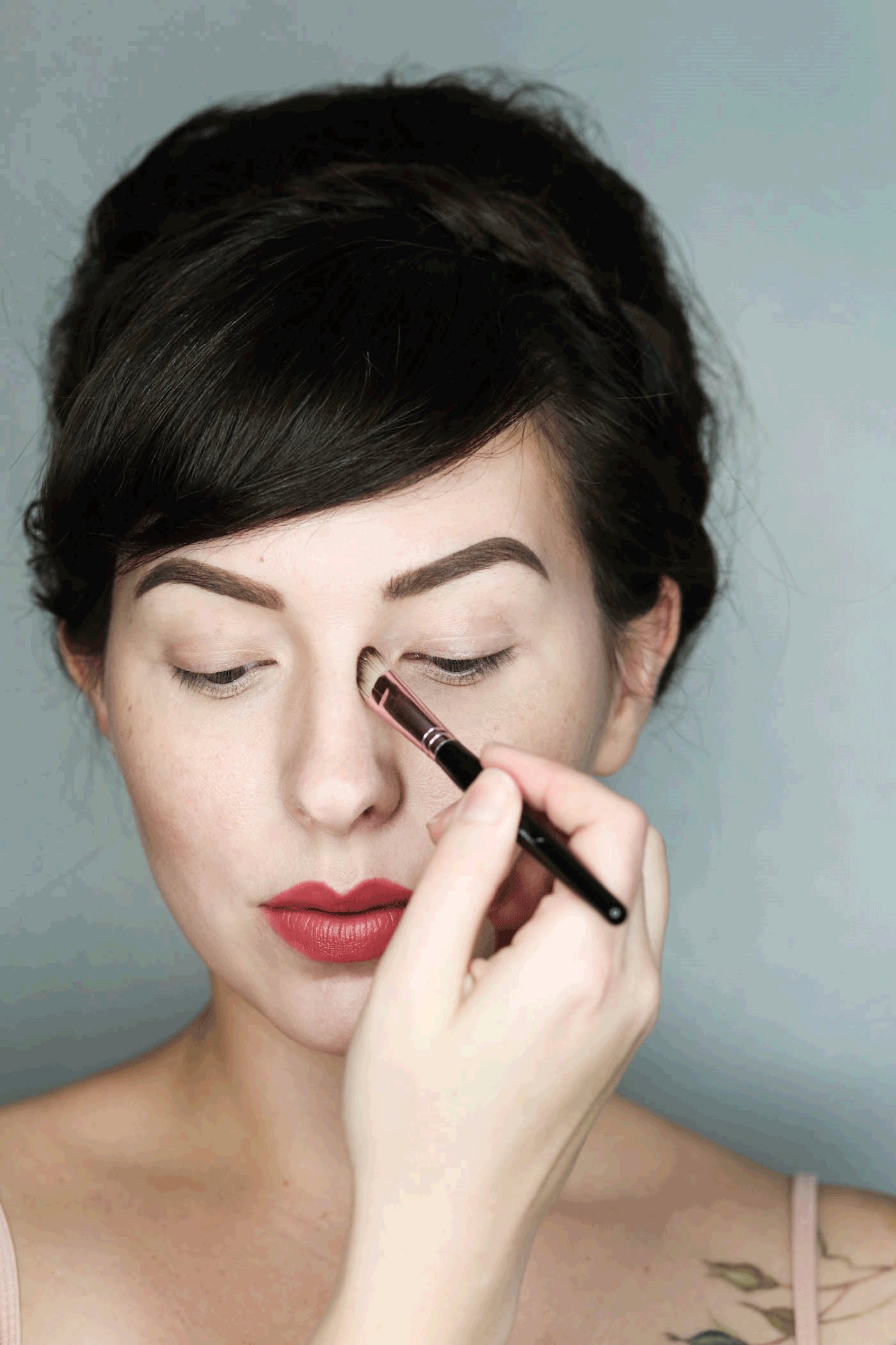 How to sculpt your face: basic contour, highlight, and blush tutorial