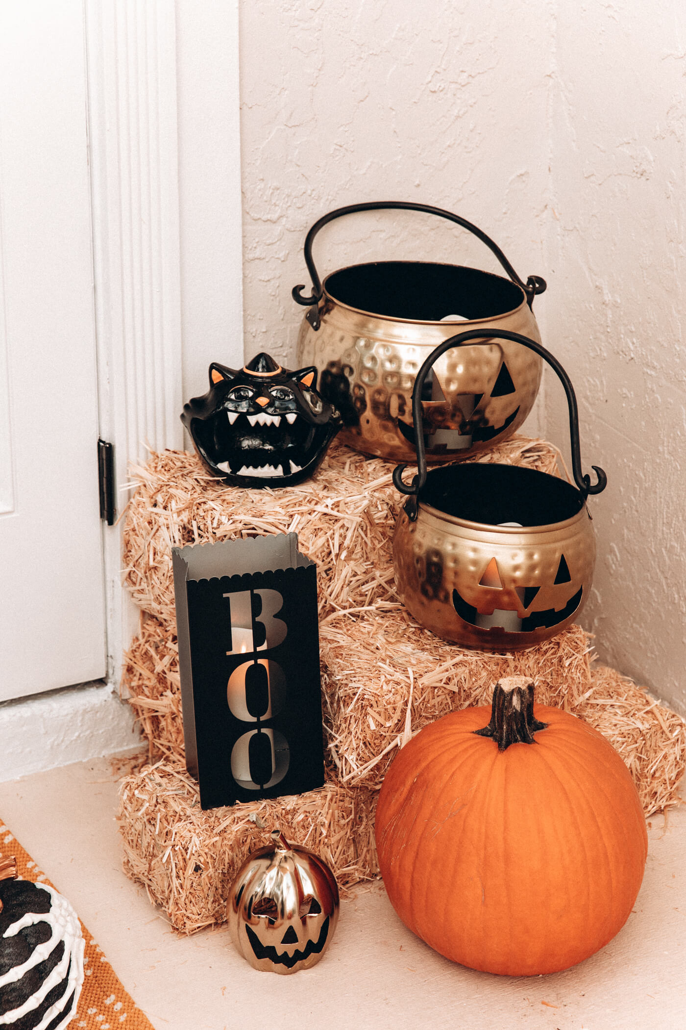 pumpkin baskets and pumpkin